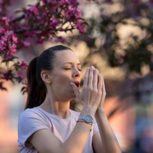 optometrists help hay fever eyes